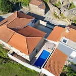 Villa Taião *